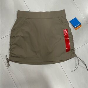NWT Columbia Women’s Large Khaki Hiking Skort Athletic
